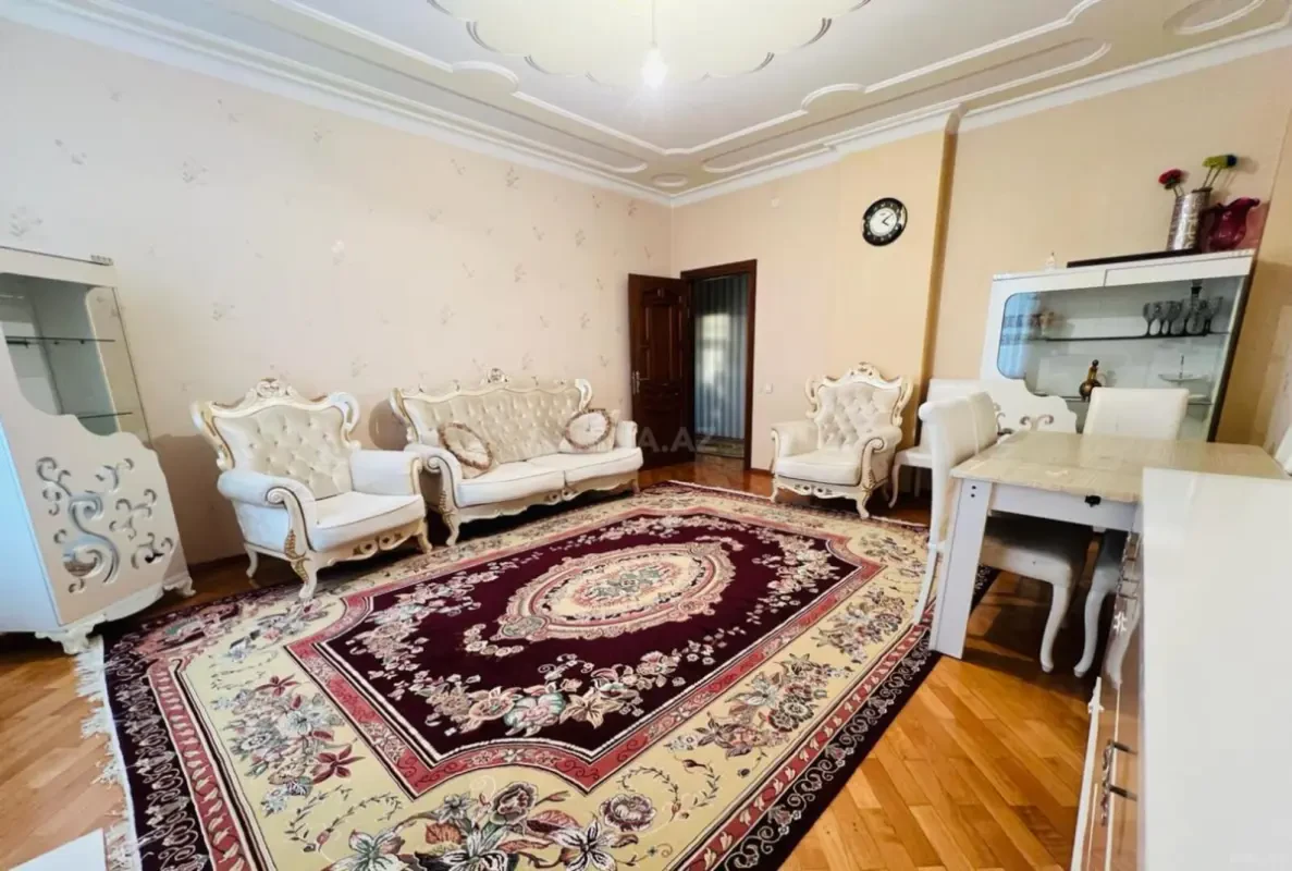 Kirayə verilir 2 otaqlı mənzil 90 m²