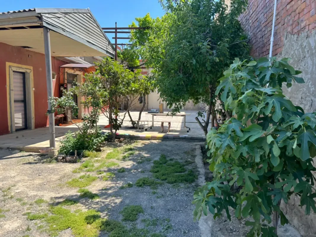 Satılır 4 otaqlı həyət evi 165 m²