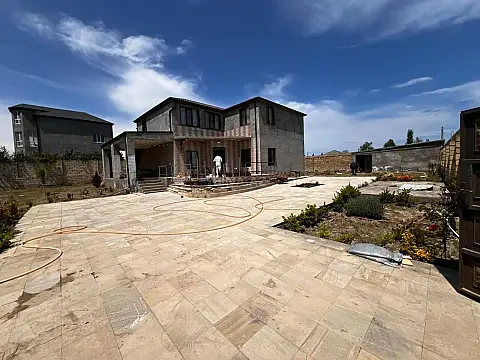 Satılır 6 otaqlı həyət evi 440 m² — Bakı 6 otaq 440.00 m²