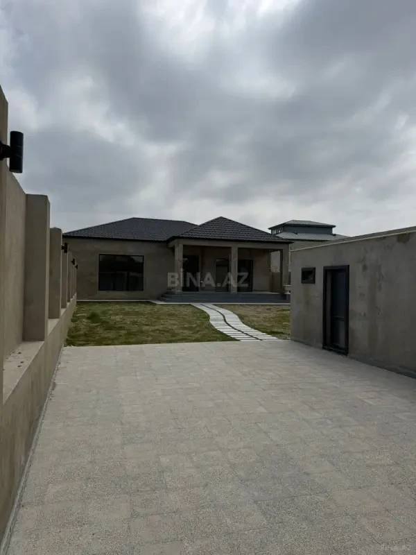 Satılır 6 otaqlı həyət evi 205 m²