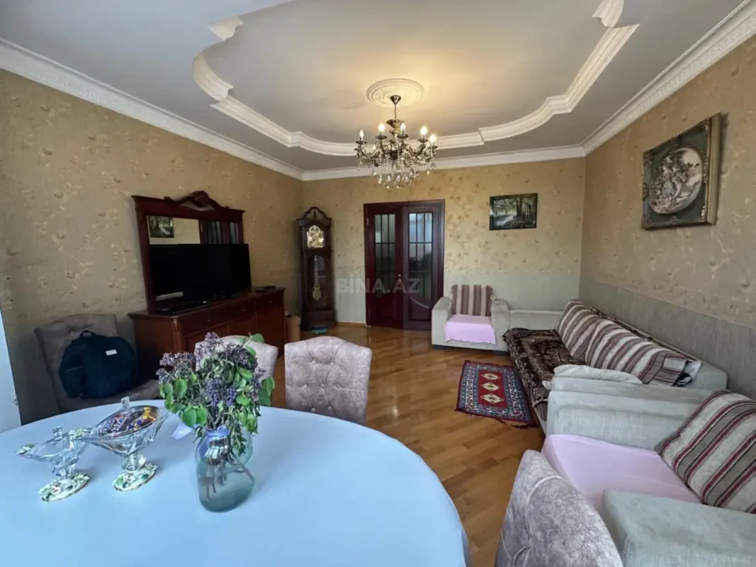 Satılır 3 otaqlı mənzil 110 m²