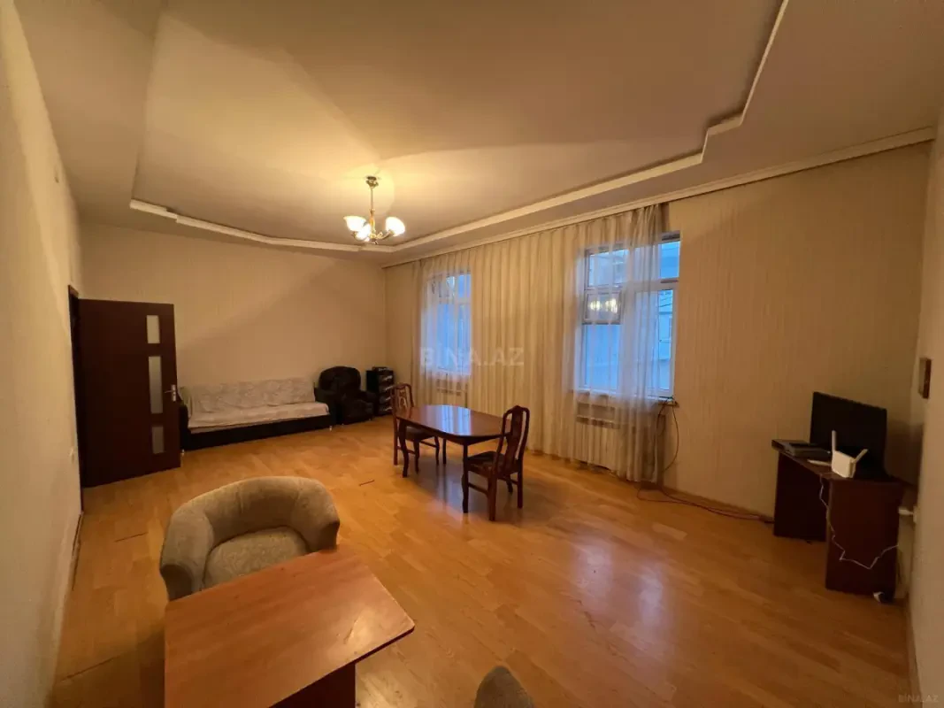 Kirayə verilir 4 otaqlı həyət evi 200 m²