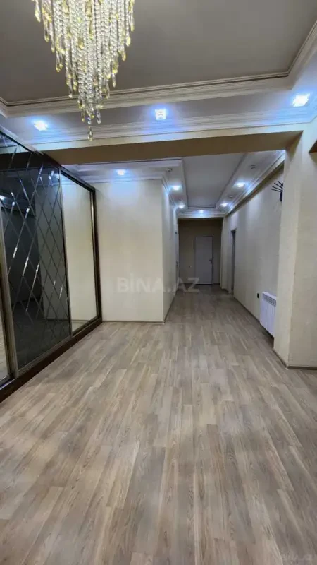 Satılır 3 otaqlı mənzil 150 m²