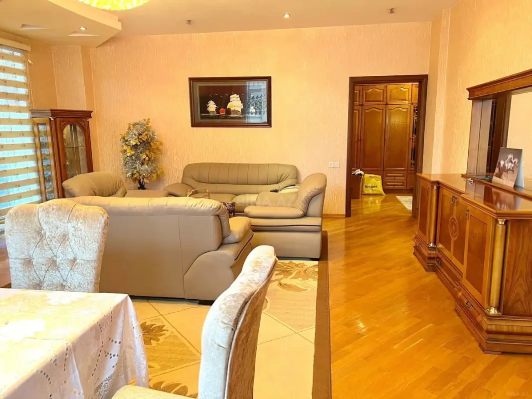 Kirayə verilir 3 otaqlı mənzil 135 m²