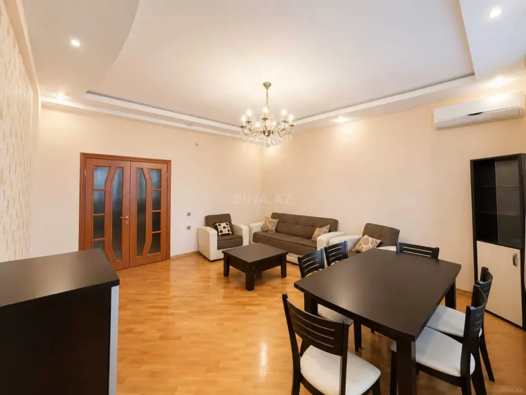 Kirayə verilir 3 otaqlı mənzil 145 m²