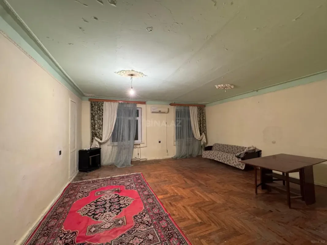 Kirayə verilir 4 otaqlı mənzil 100 m²