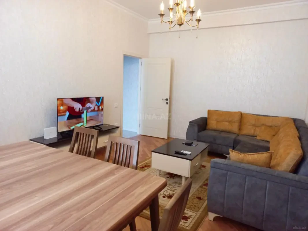 Kirayə verilir 2 otaqlı mənzil 70 m²