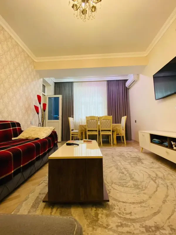 Kirayə verilir 2 otaqlı mənzil 60 m²