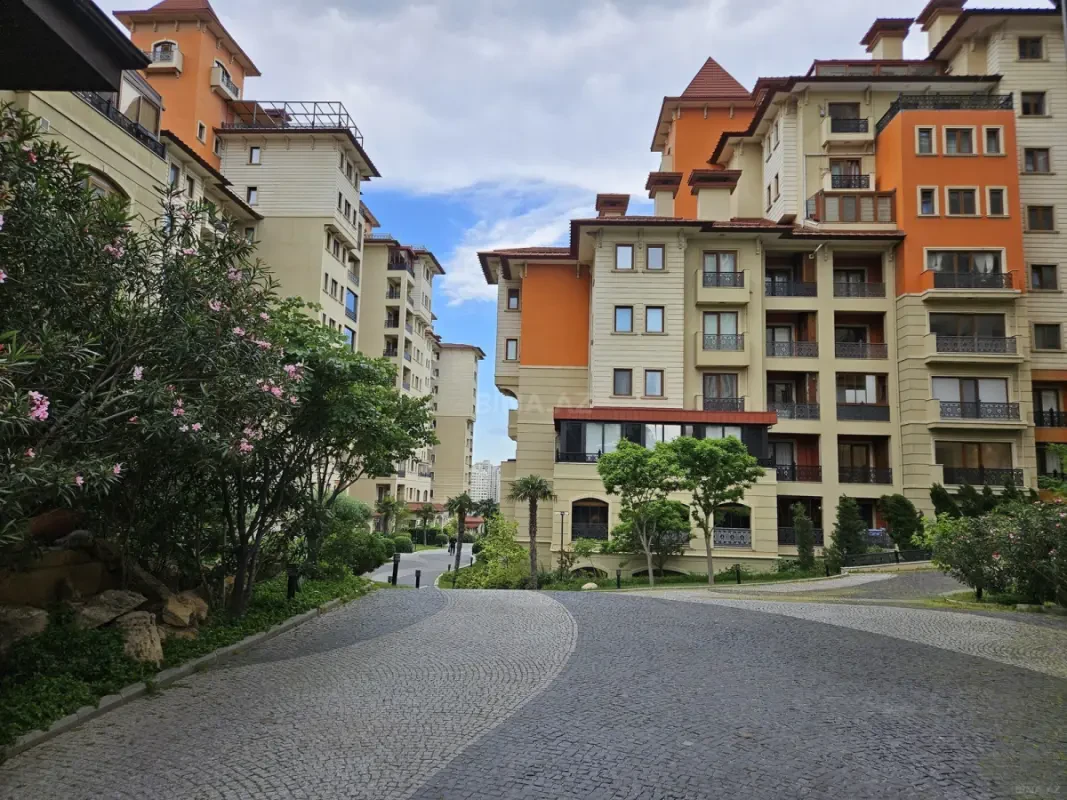 Kirayə verilir 3 otaqlı mənzil 151 m²
