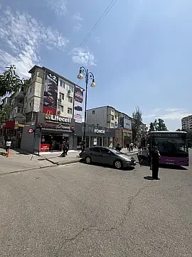 Satılır 3 otaqlı mənzil 70 m² — Bakı, Memar Əcəmi yanı 3 otaq 70.00 m²