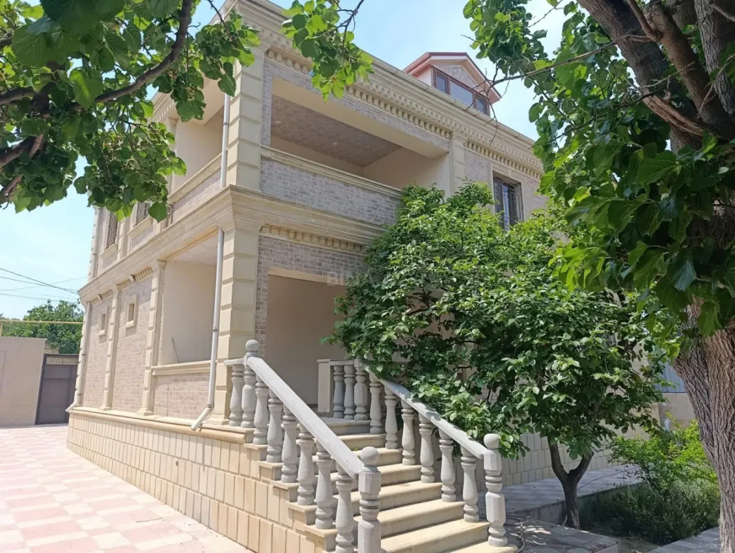 Kirayə verilir 4 otaqlı həyət evi 300 m²