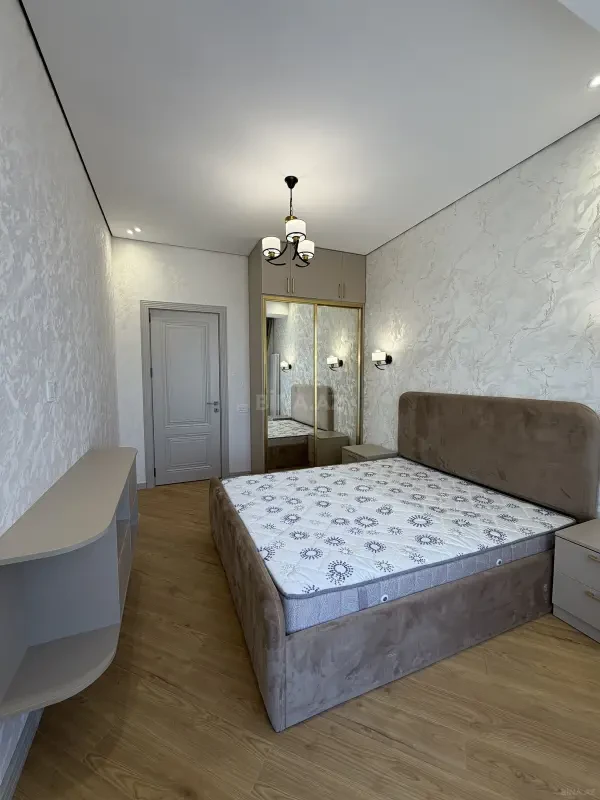 Kirayə verilir 2 otaqlı mənzil 75 m²