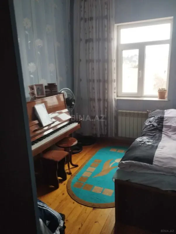 Satılır 6 otaqlı həyət evi 100 m²