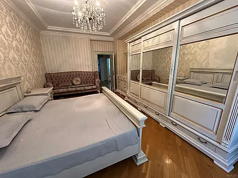 Kirayə verilir 3 otaqlı mənzil 117 m² — Bakı 3 otaq 117.00 m²