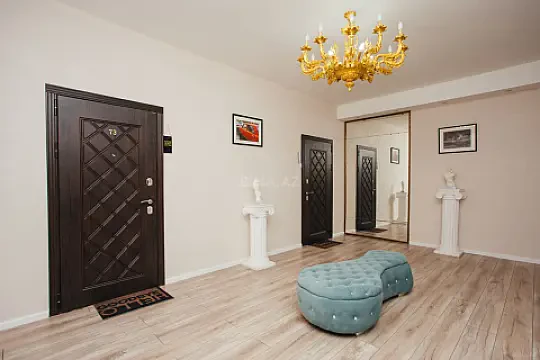 Kirayə verilir 3 otaqlı mənzil 165 m² — Bakı, Nizami 3 otaq 165.00 m²