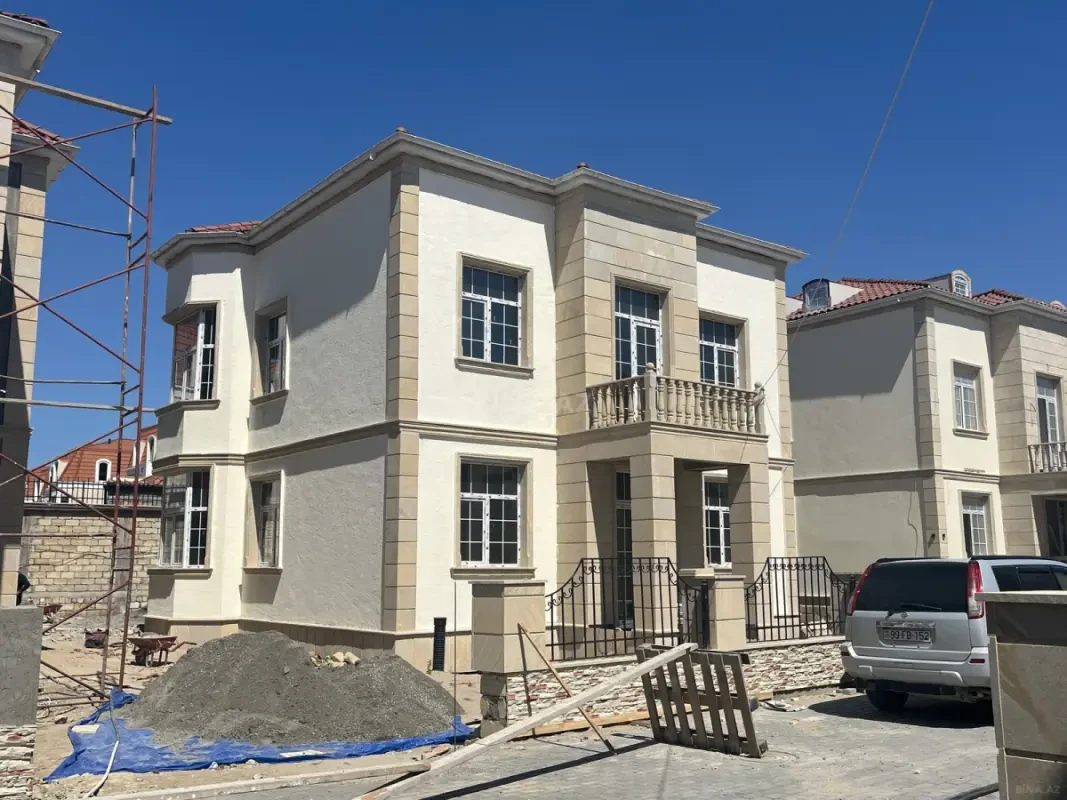 Satılır 6 otaqlı həyət evi 400 m²