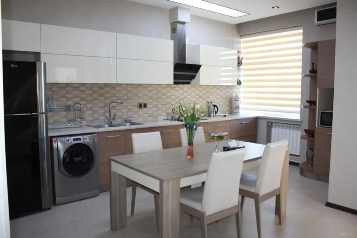 Kirayə verilir 2 otaqlı mənzil 100 m²