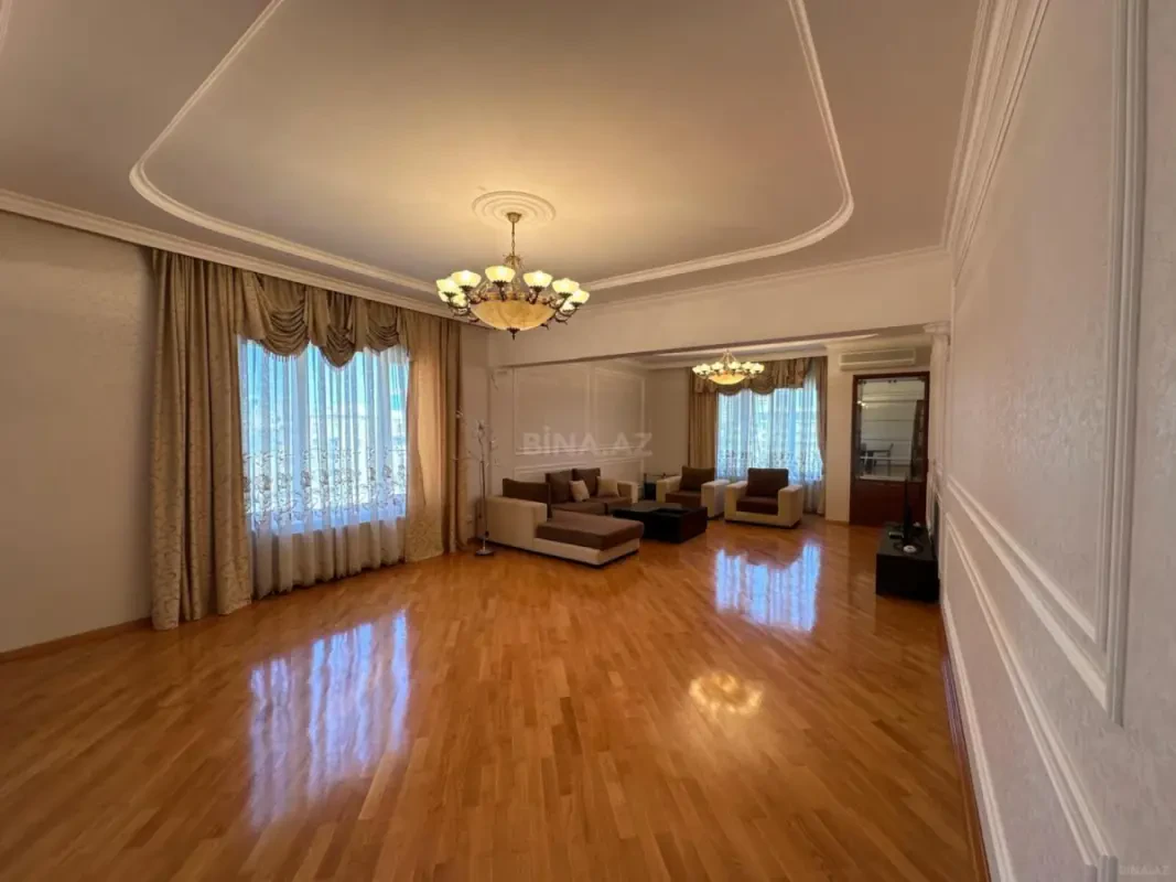 Kirayə verilir 5 otaqlı mənzil 300 m²