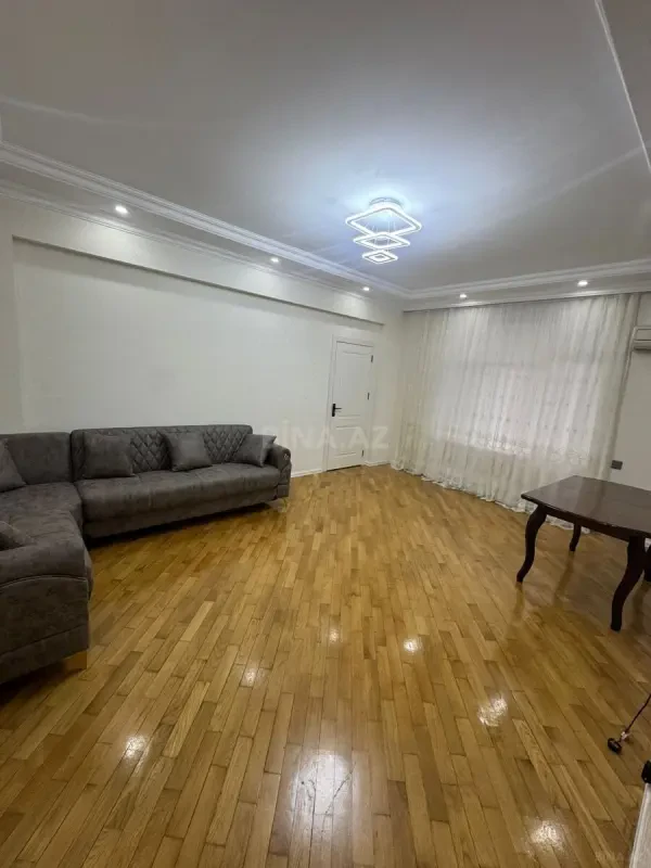 Kirayə verilir 2 otaqlı mənzil 80 m²