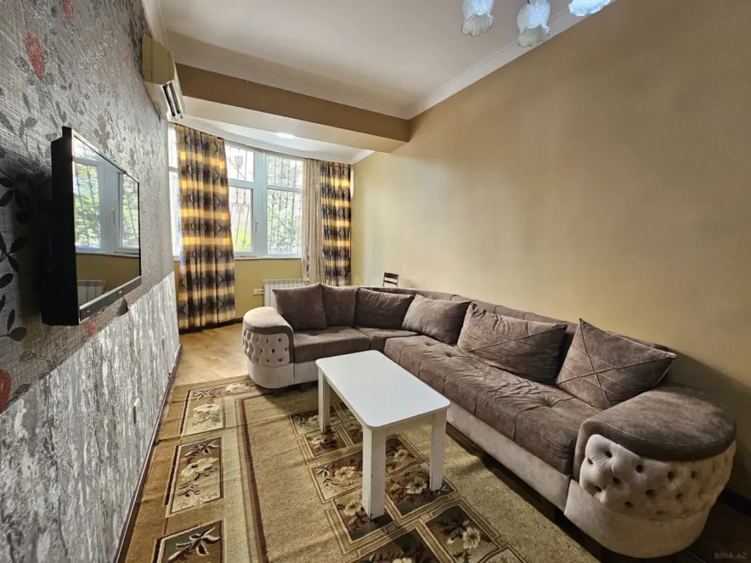 Kirayə verilir 2 otaqlı mənzil 65 m²