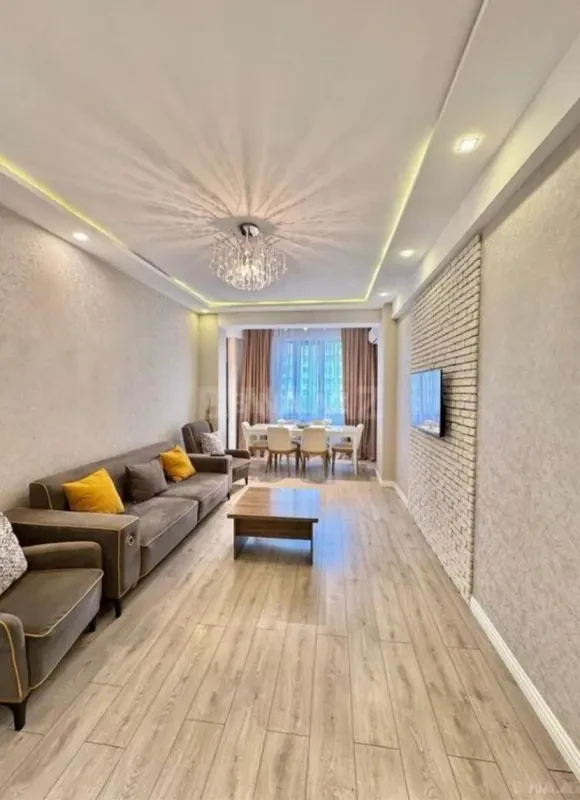 Satılır 3 otaqlı mənzil 130 m²