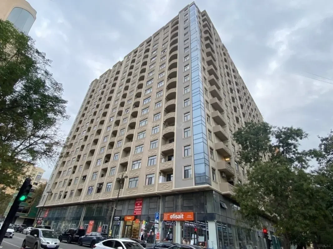 Satılır 3 otaqlı mənzil 105 m²
