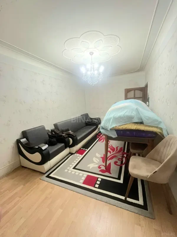Satılır 2 otaqlı mənzil 70 m²