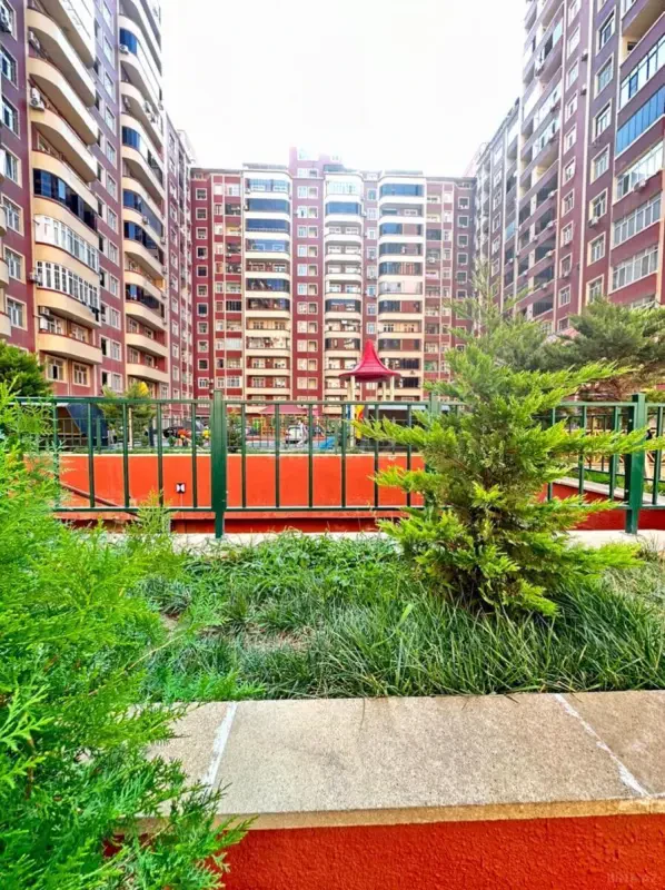 Kirayə verilir 2 otaqlı mənzil 75 m²