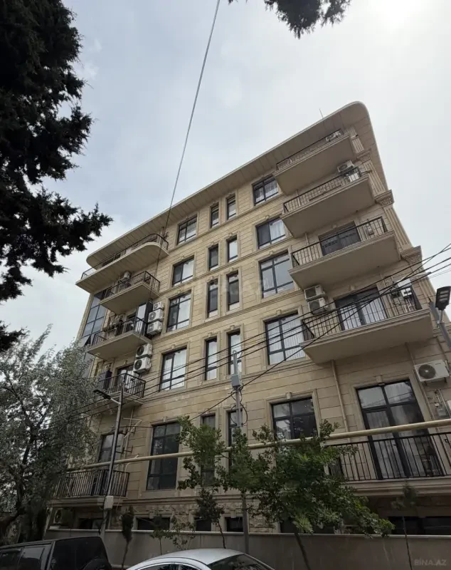 Satılır 3 otaqlı mənzil 125 m²