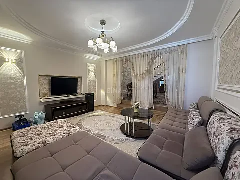 Satılır 8 otaqlı həyət evi 1800 m² — Bakı 8 otaq 1800.00 m²