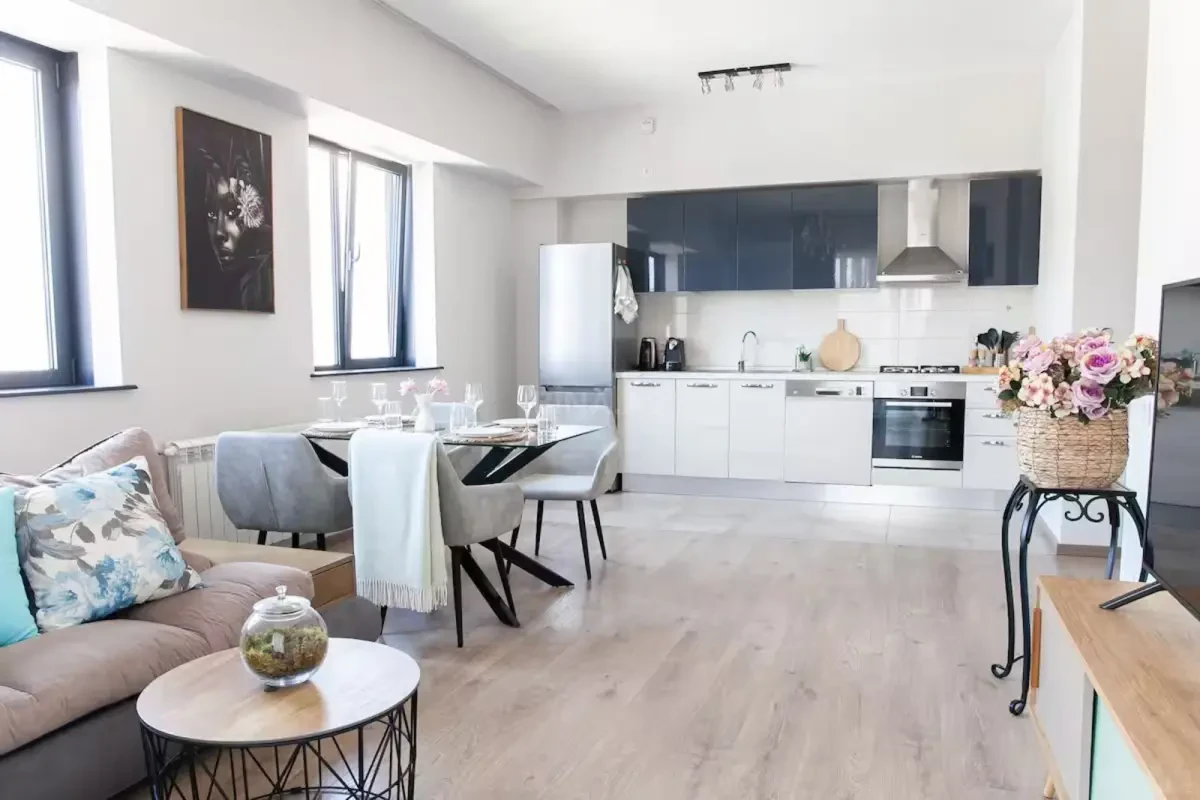 Kirayə verilir 3 otaqlı mənzil 113 m²