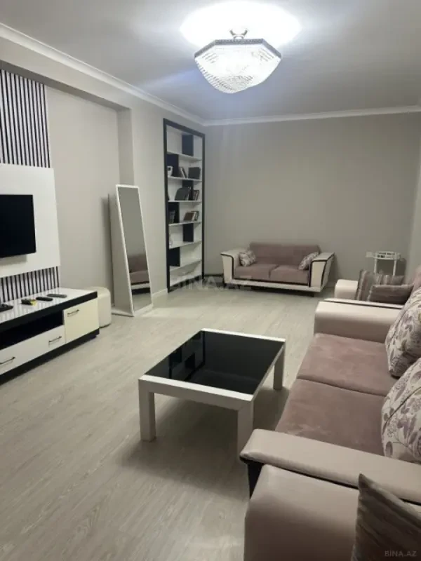 Satılır 2 otaqlı mənzil 93 m²