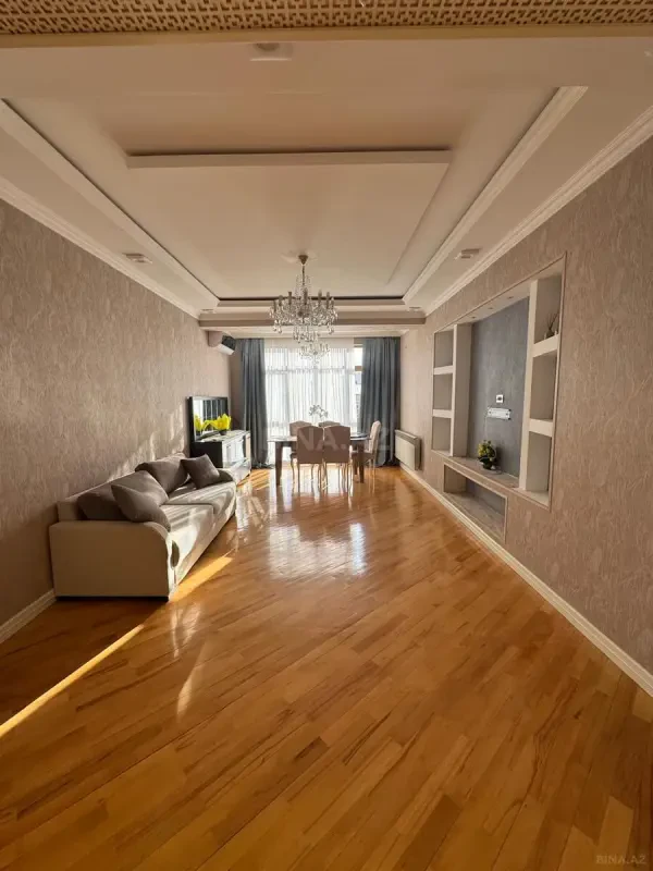 Kirayə verilir 4 otaqlı mənzil 150 m²