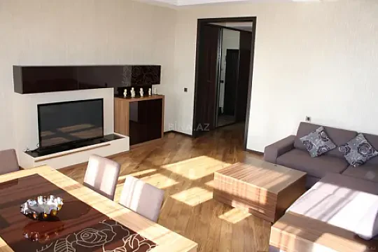 Kirayə verilir 2 otaqlı mənzil 95 m² — Bakı, Xətai 2 otaq 95.00 m²