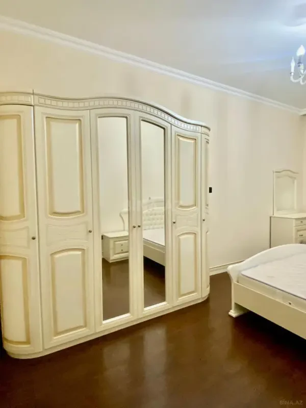 Kirayə verilir 3 otaqlı mənzil 120 m²