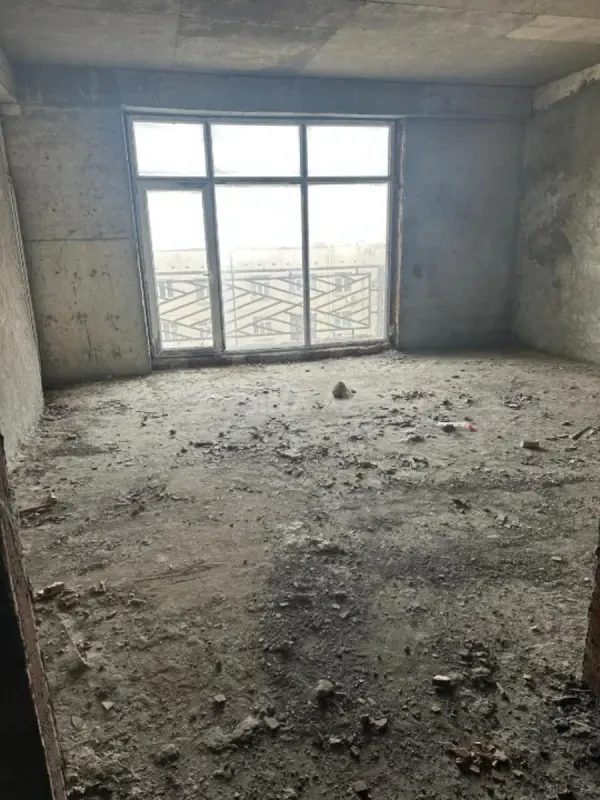 Satılır 3 otaqlı mənzil 133 m²