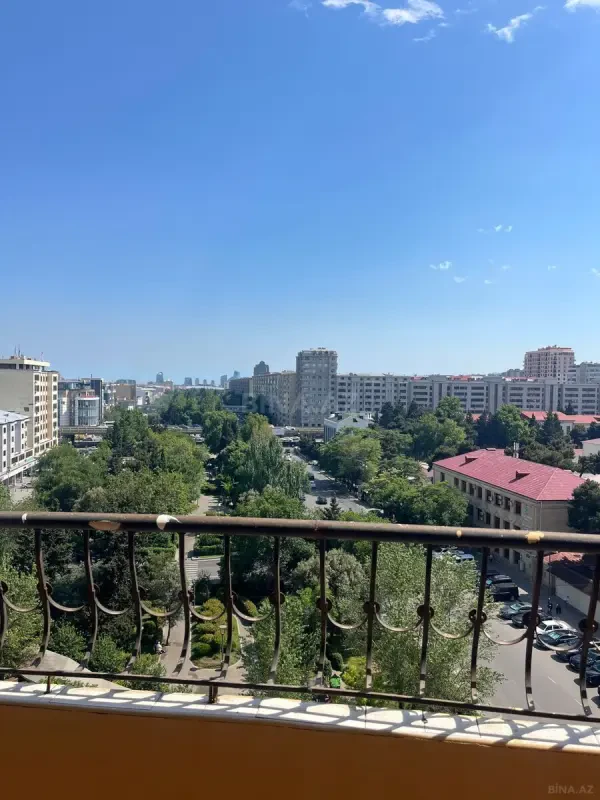 Satılır 3 otaqlı mənzil 155 m²