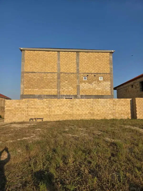 Satılır 6 otaqlı həyət evi 150 m²