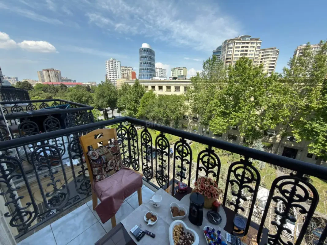 Satılır 2 otaqlı mənzil 70 m²