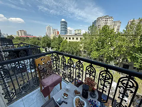 Satılır 2 otaqlı mənzil 70 m² — Bakı 2 otaq 70.00 m²