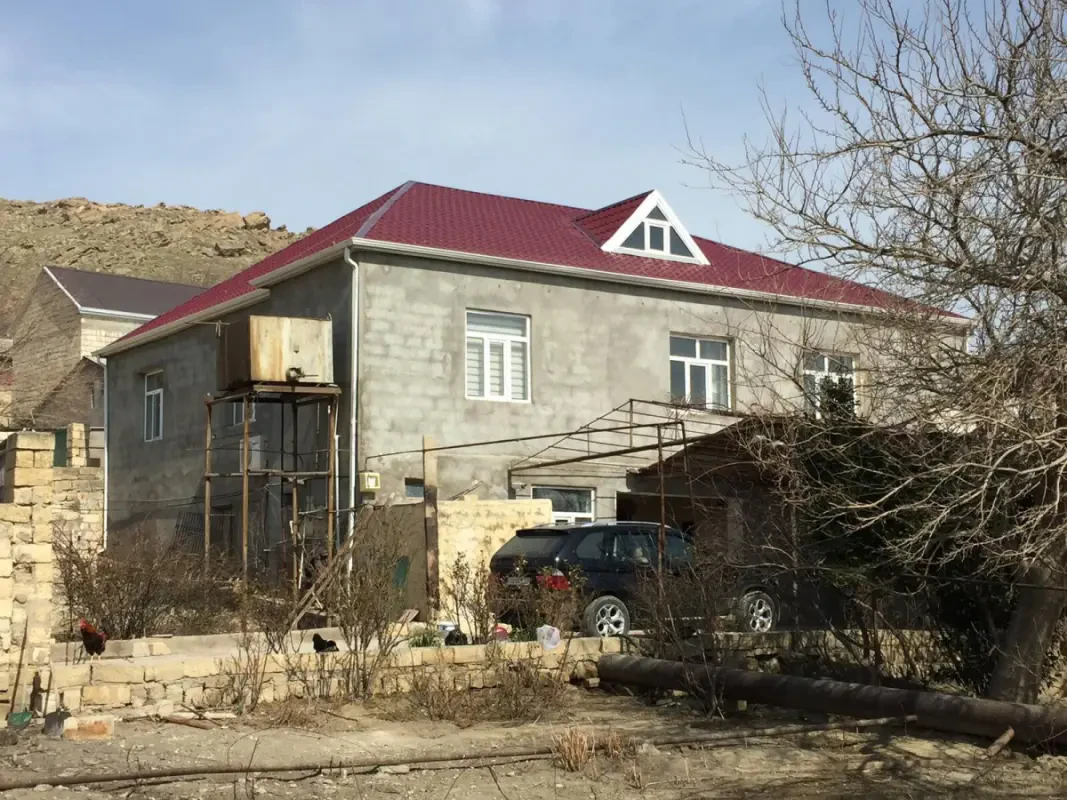 Satılır 6 otaqlı həyət evi 290 m²
