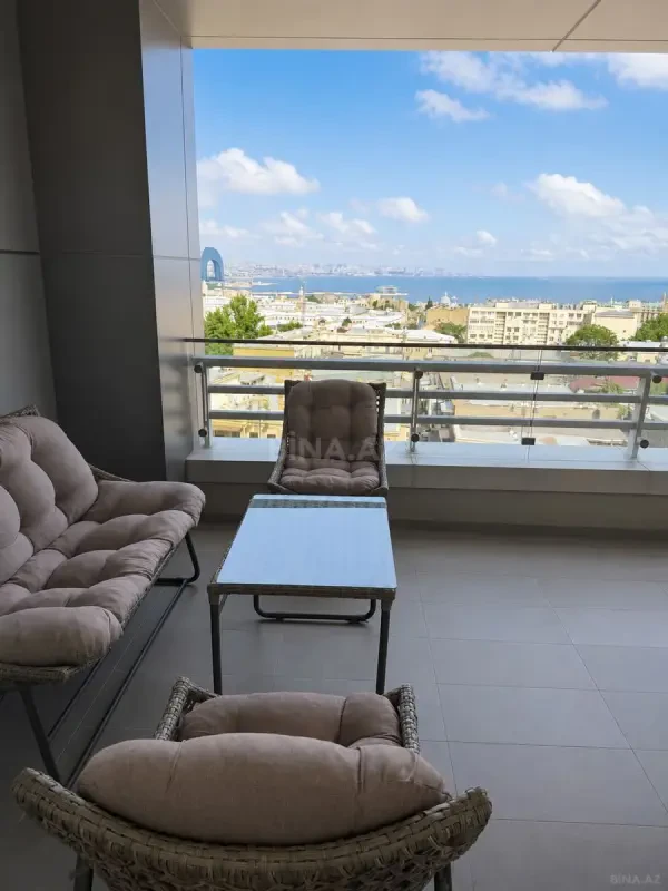 Kirayə verilir 2 otaqlı mənzil 110 m²