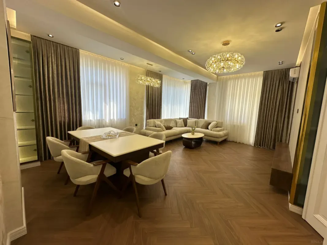 Satılır 3 otaqlı mənzil 122 m²