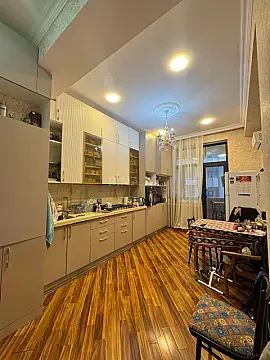 Satılır 3 otaqlı mənzil 121 m² — Bakı 3 otaq 121.00 m²