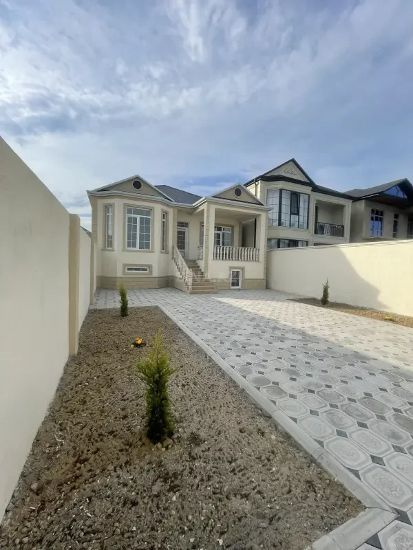 Satılır 4 otaqlı həyət evi 130 m²