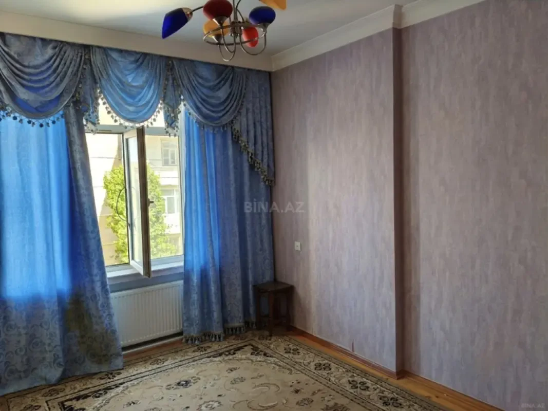 Kirayə verilir 2 otaqlı mənzil 77 m²