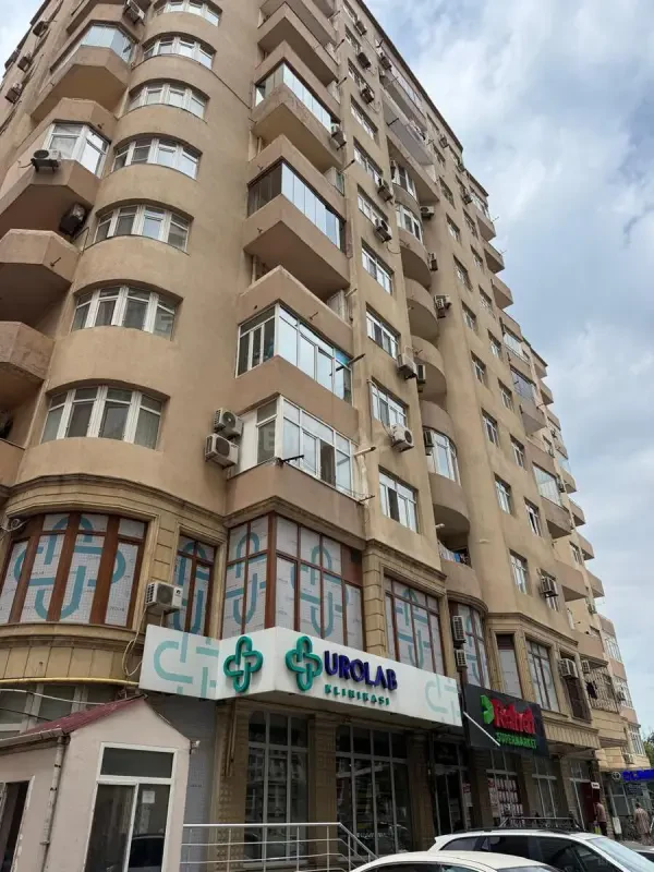 Satılır 2 otaqlı mənzil 60 m²