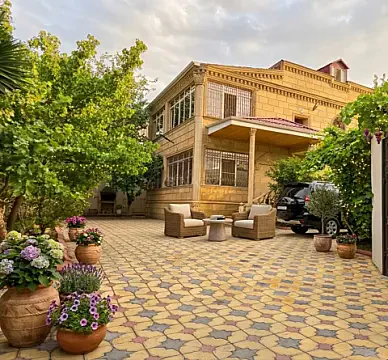Kirayə verilir 7 otaqlı həyət evi 300 m² — Bakı, Badamdar 7 otaq 300.00 m²