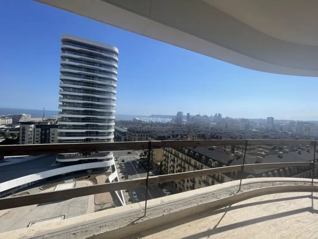 Satılır 3 otaqlı mənzil 177 m²