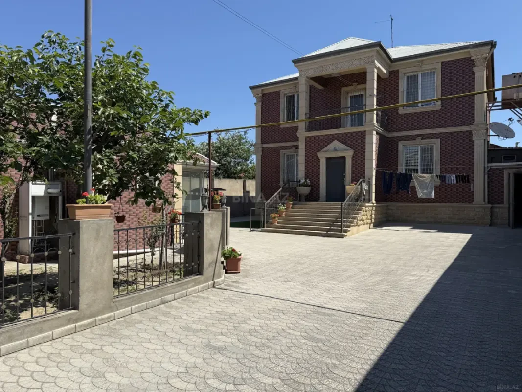 Satılır 4 otaqlı həyət evi 250 m²